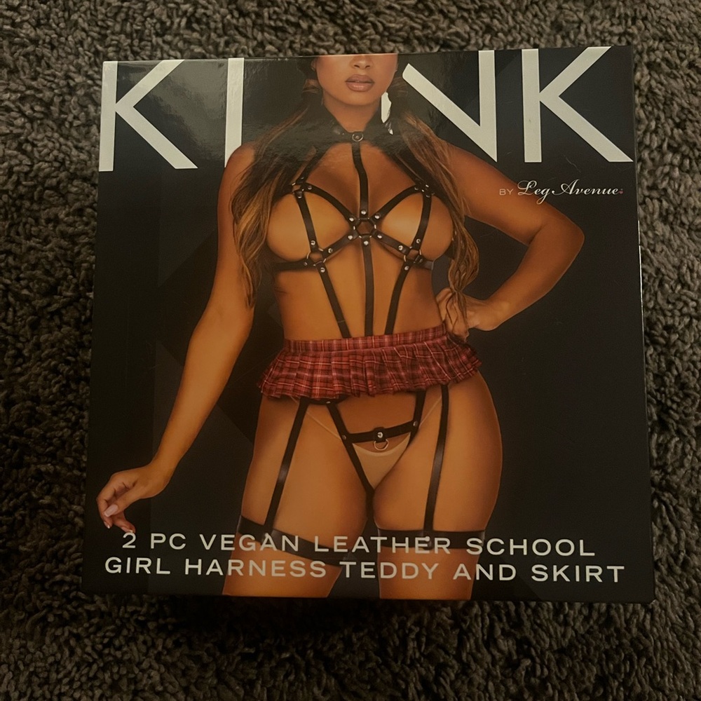 Leg avenue 2 pc harness and skirt set